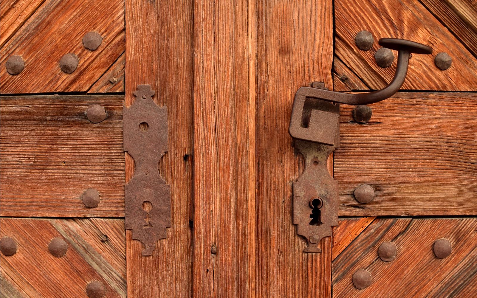 Locksmith Genius: The Key and the Gate